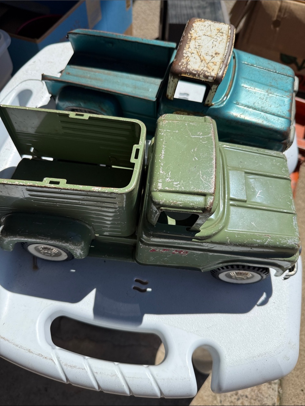 Vintage Tonka Metal Pickup Trucks in Green and Teal - Picture 3 of 3